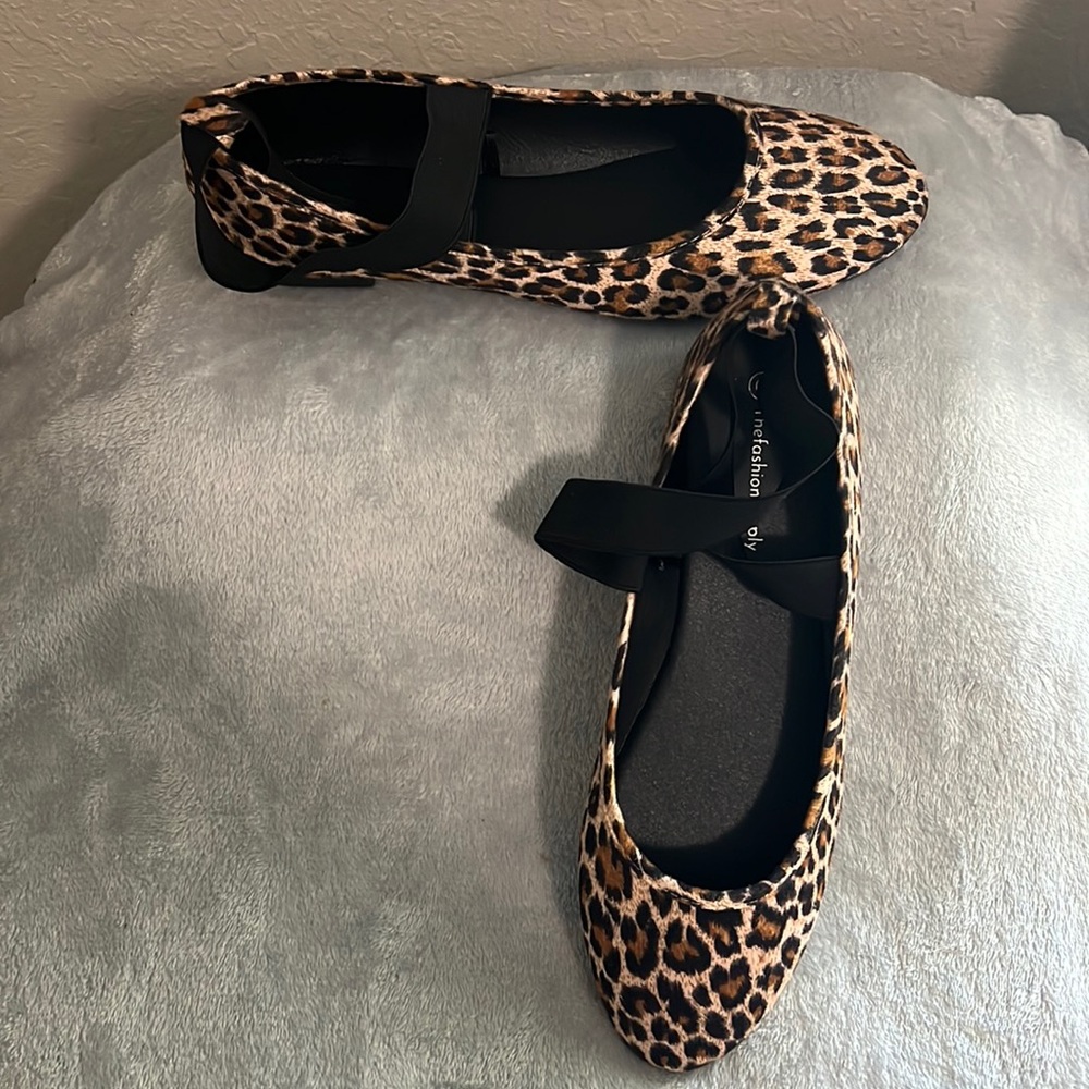 Leopard flats with the straps